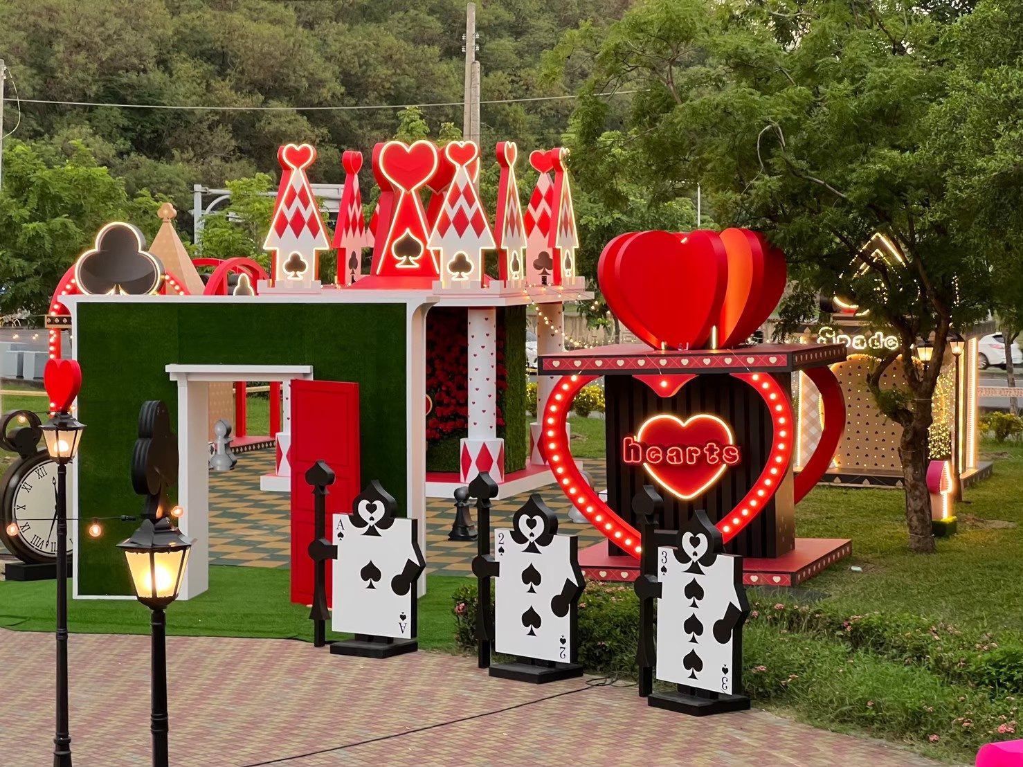 高雄蓮池潭兒童公園主題策展-愛麗絲奇幻樂園